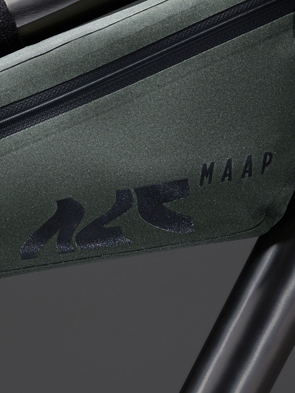 MAAP x Apidura Frame Pack 4 L